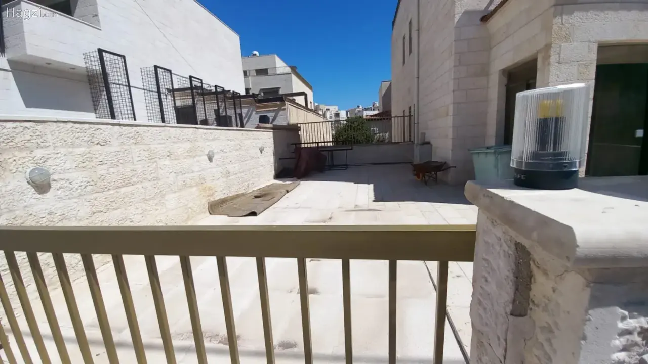 Apartment For Sale inAbdoun #4256