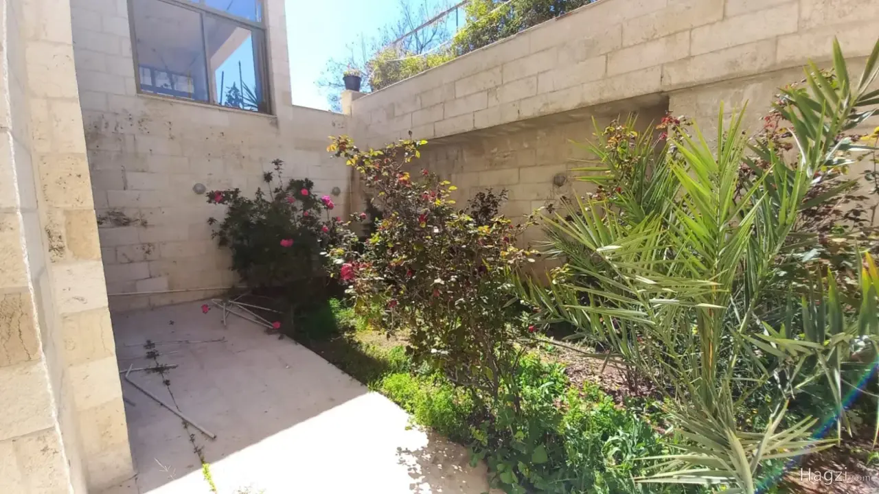 Photograph 5 of 12