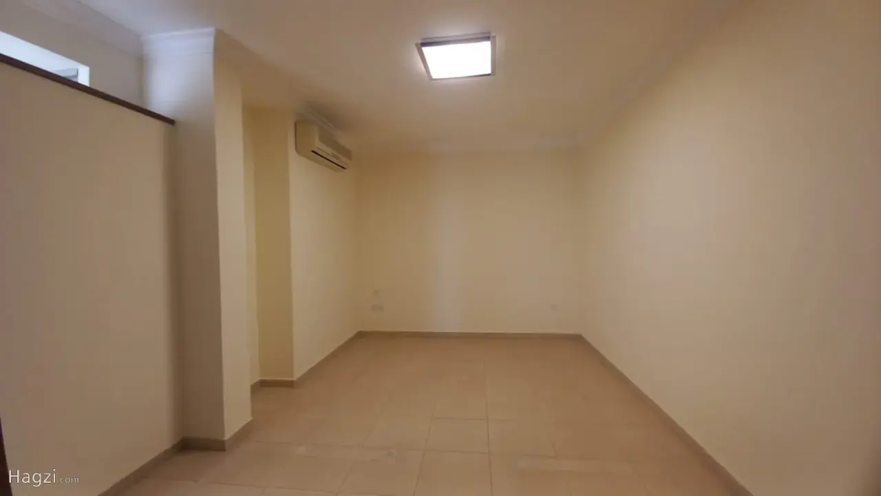 الصورة 10 من 12