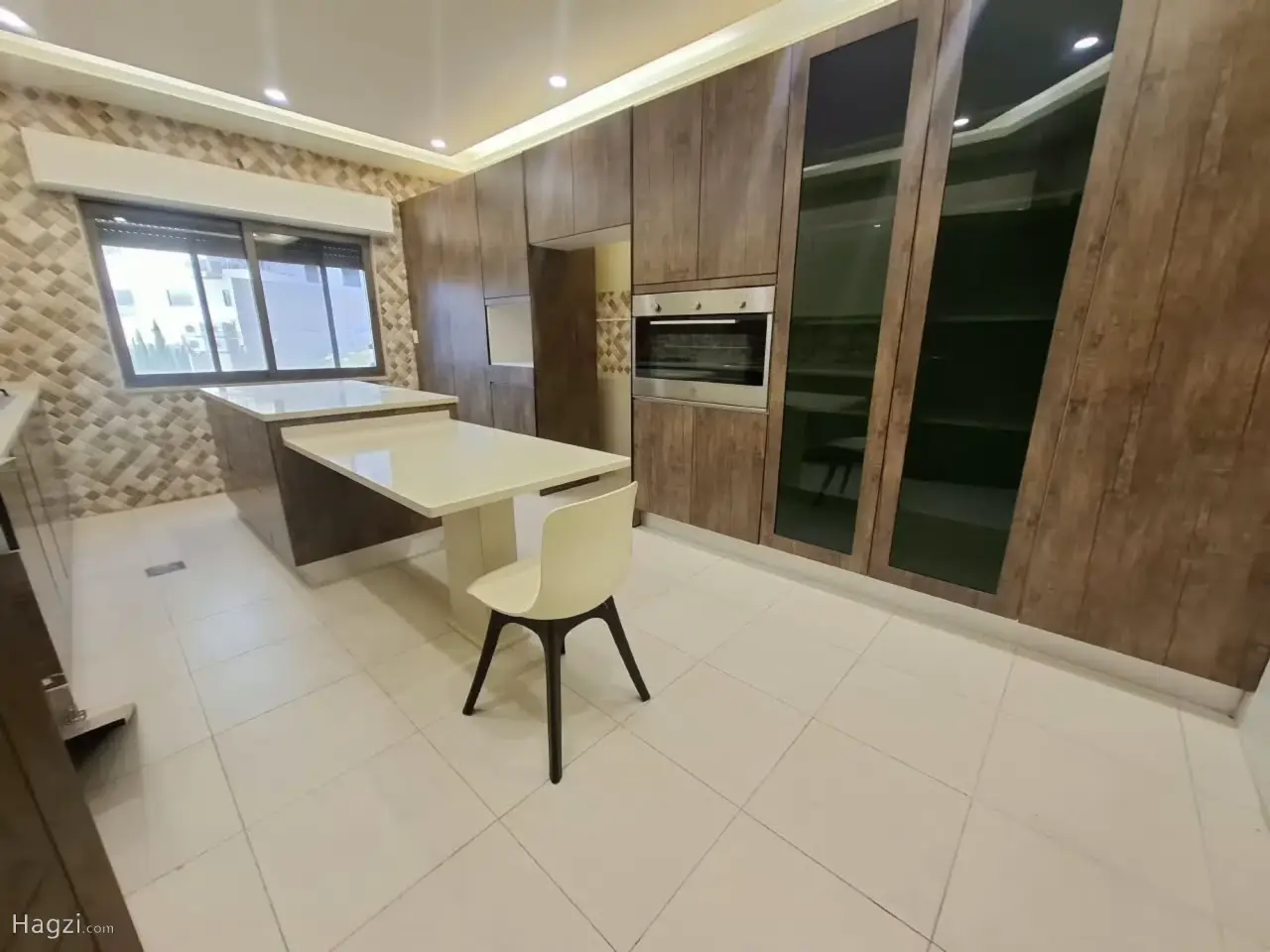 Spacious Apartment with Views for Rent in Prime Al-Kursi (235 sq. m) #10986