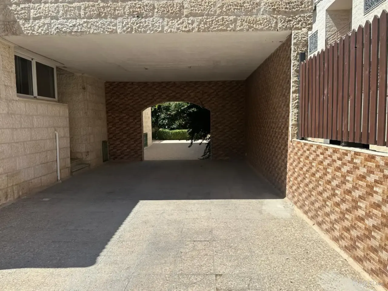 الصورة 10 من 12