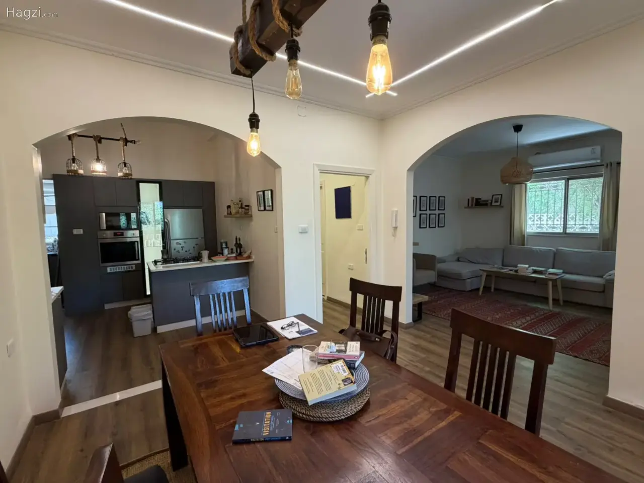 Photograph 3 of 12