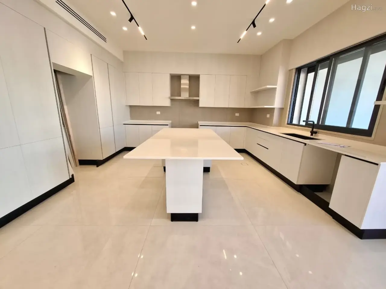 Unfurnished apartment to Rent #10574