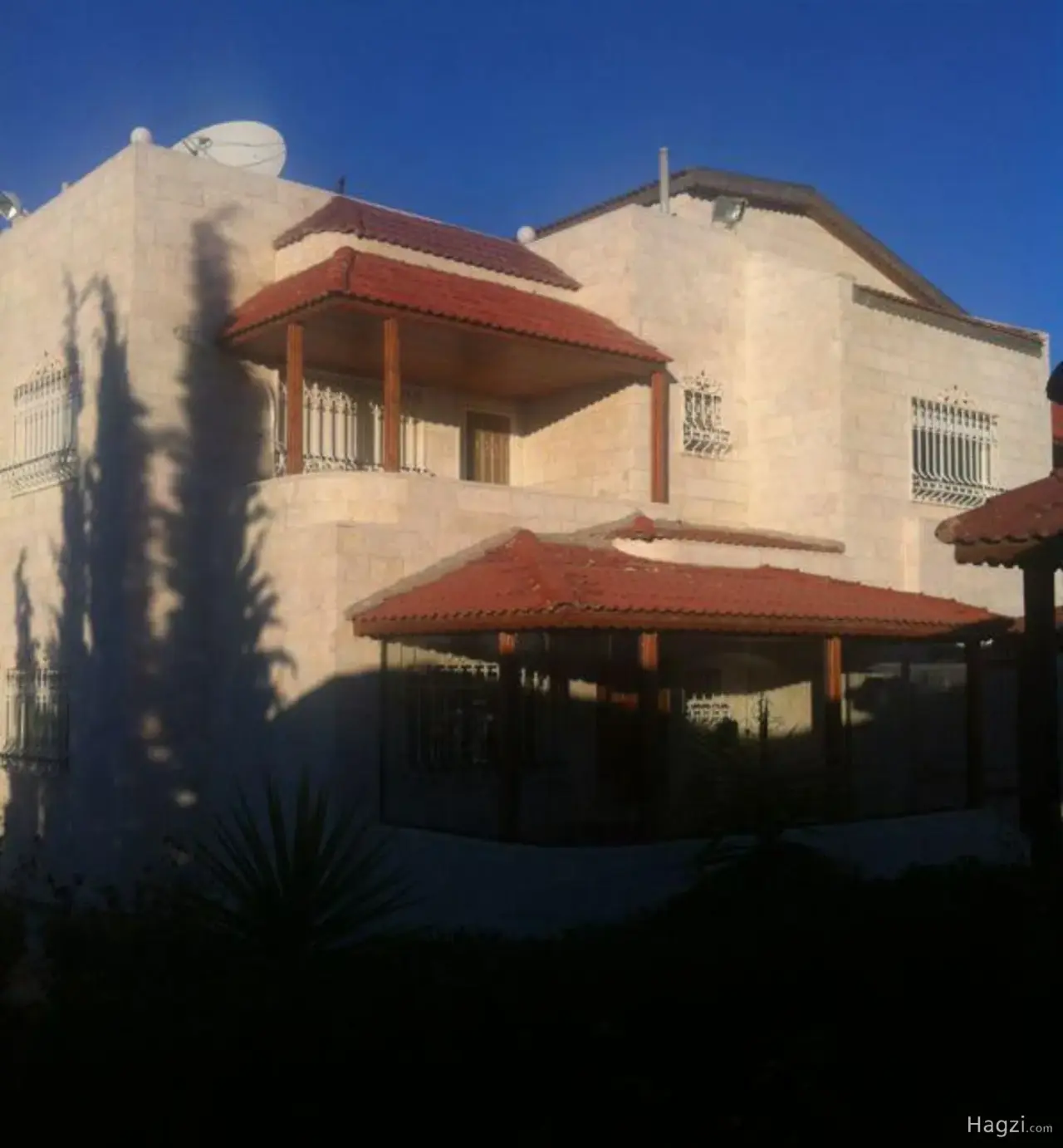 Photograph 9 of 12