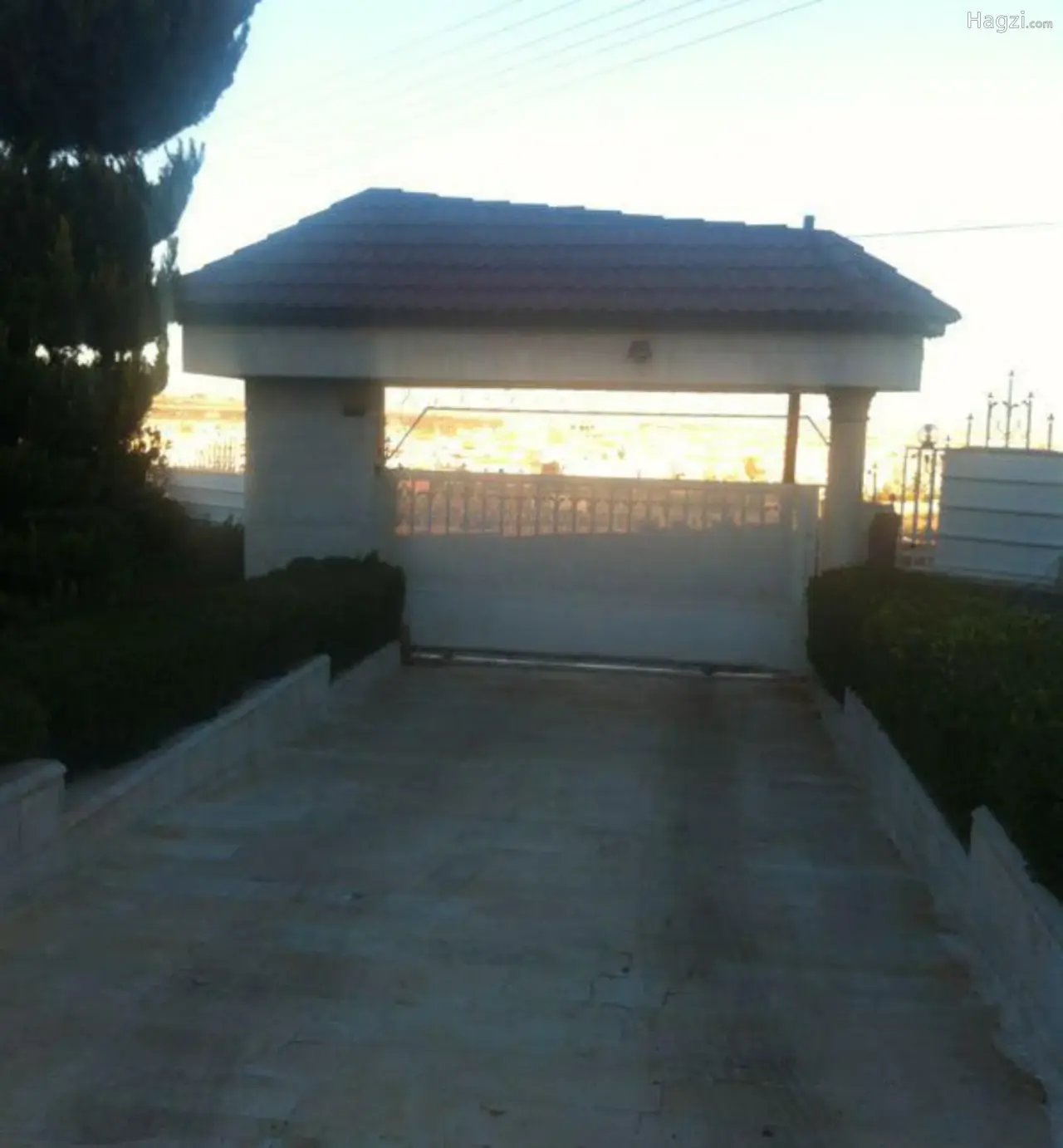 Photograph 8 of 12