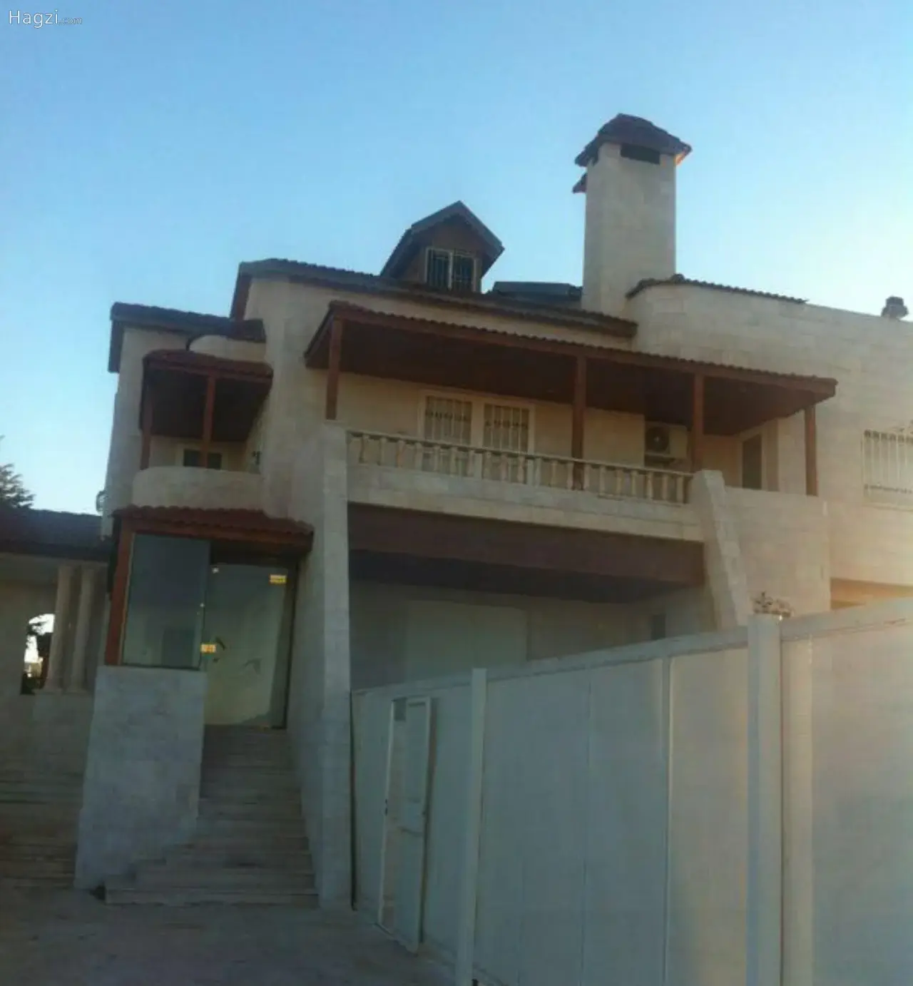 Photograph 3 of 12