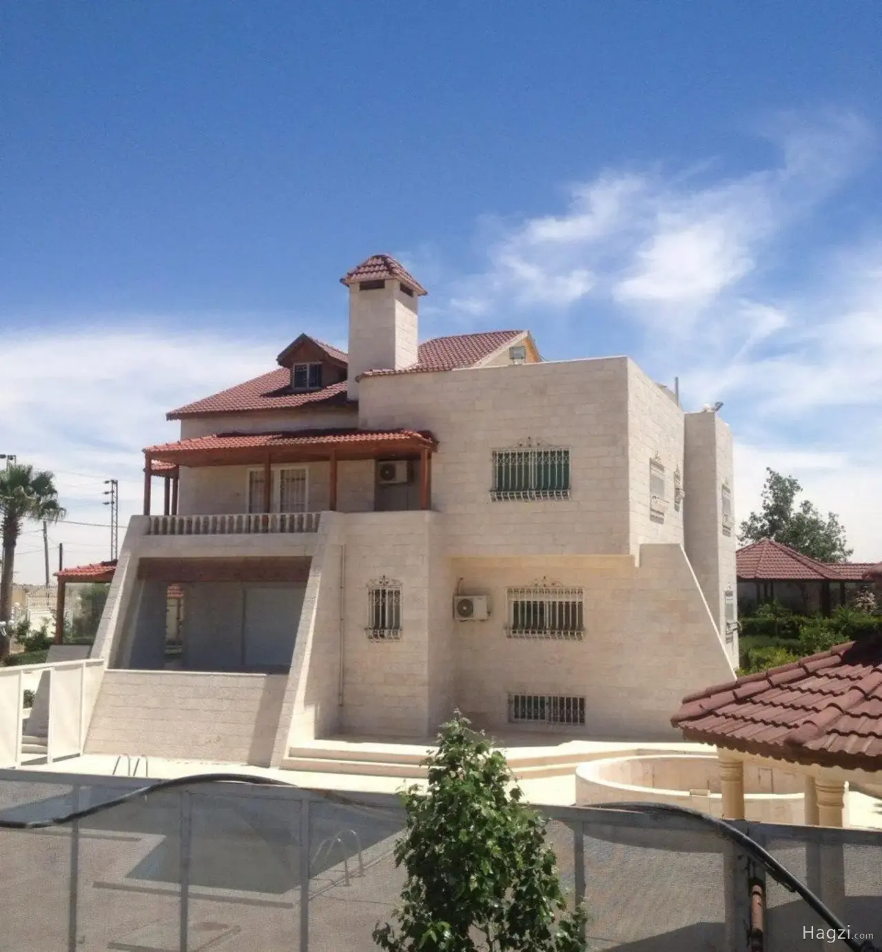 Photograph 2 of 12