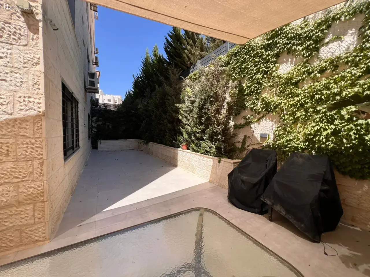Photograph 6 of 12