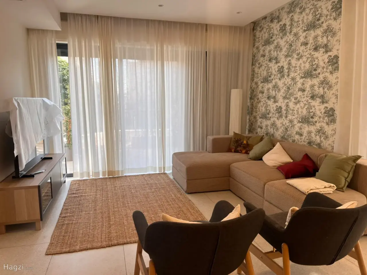 Modern 2-Bedroom Furnished Apartment - Ground Floor #10518