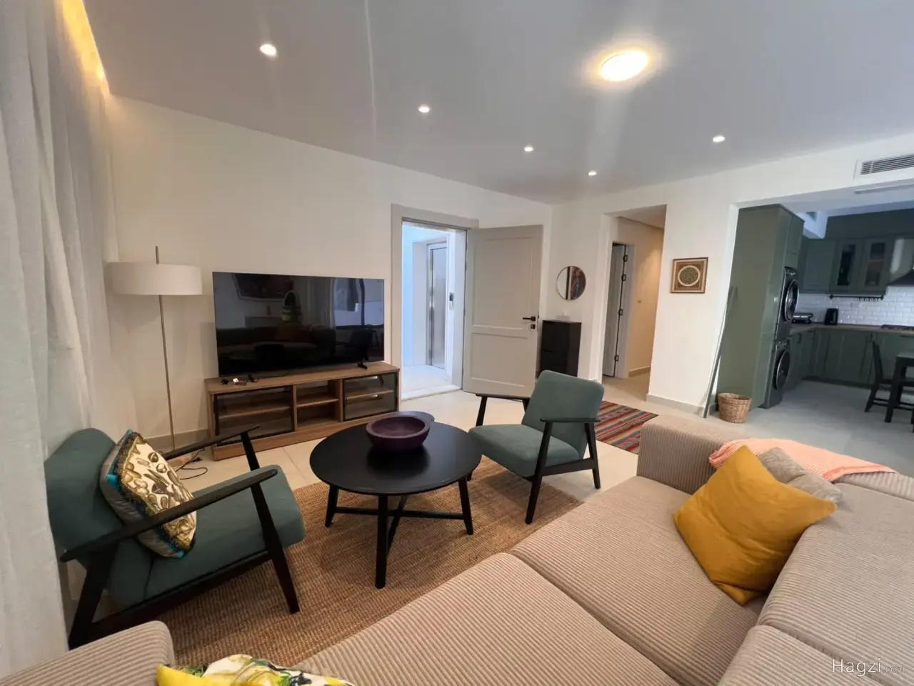 Modern Furnished 2-Bedroom Ground Floor Apartment #10516