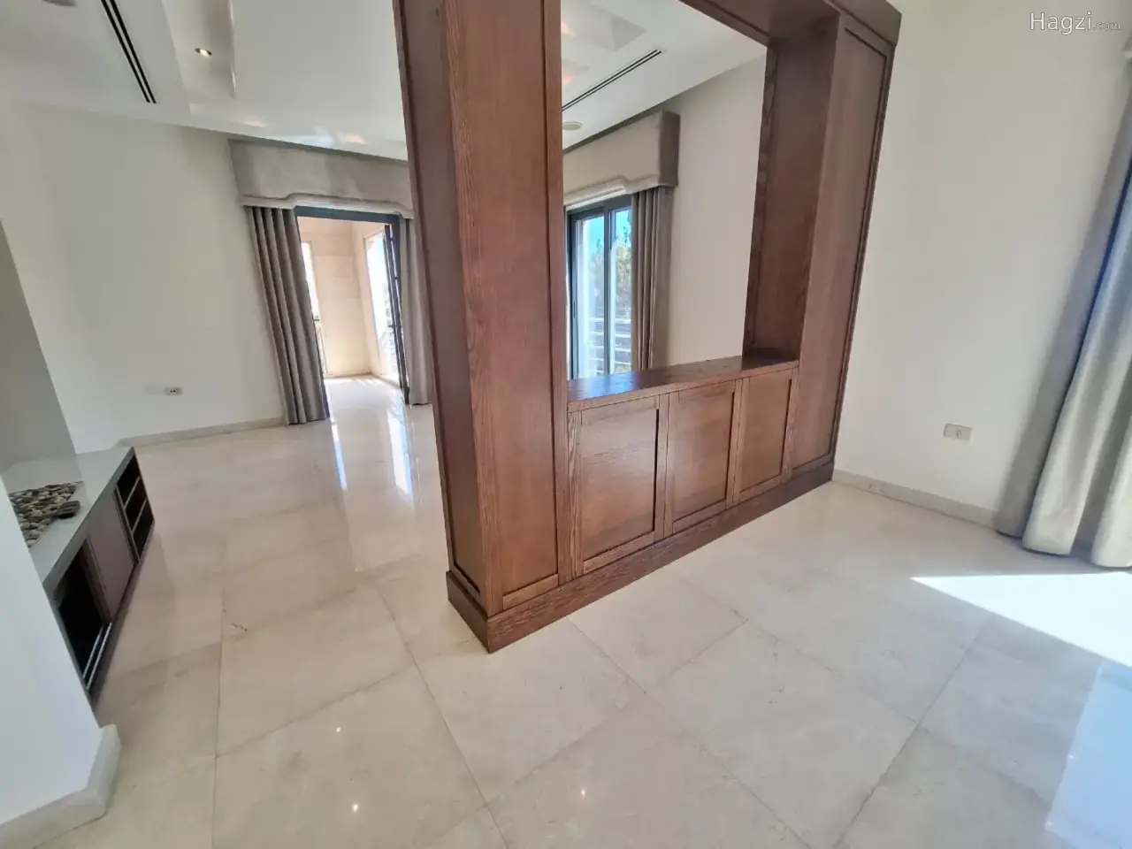 Photograph 2 of 12