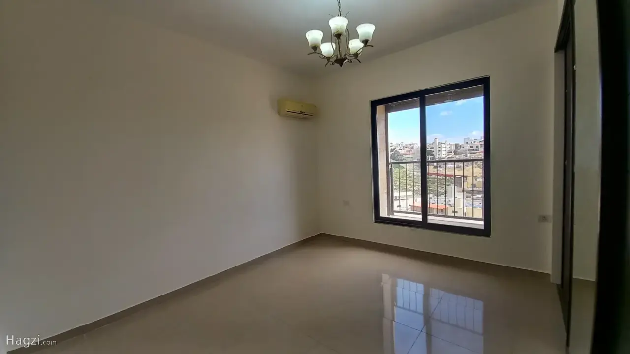الصورة 2 من 12