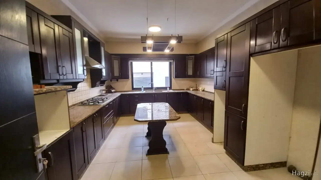 الصورة 12 من 12