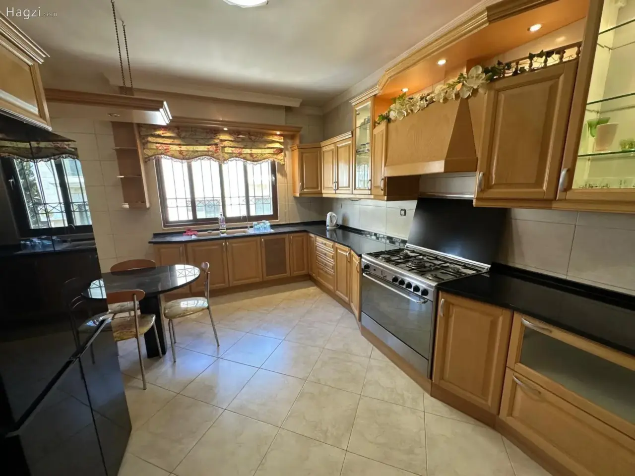Photograph 8 of 12