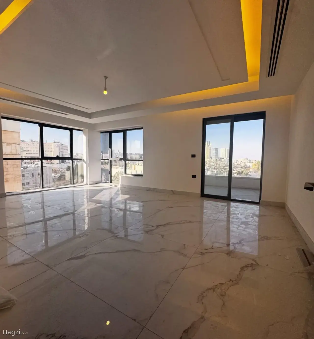 Photograph 3 of 12