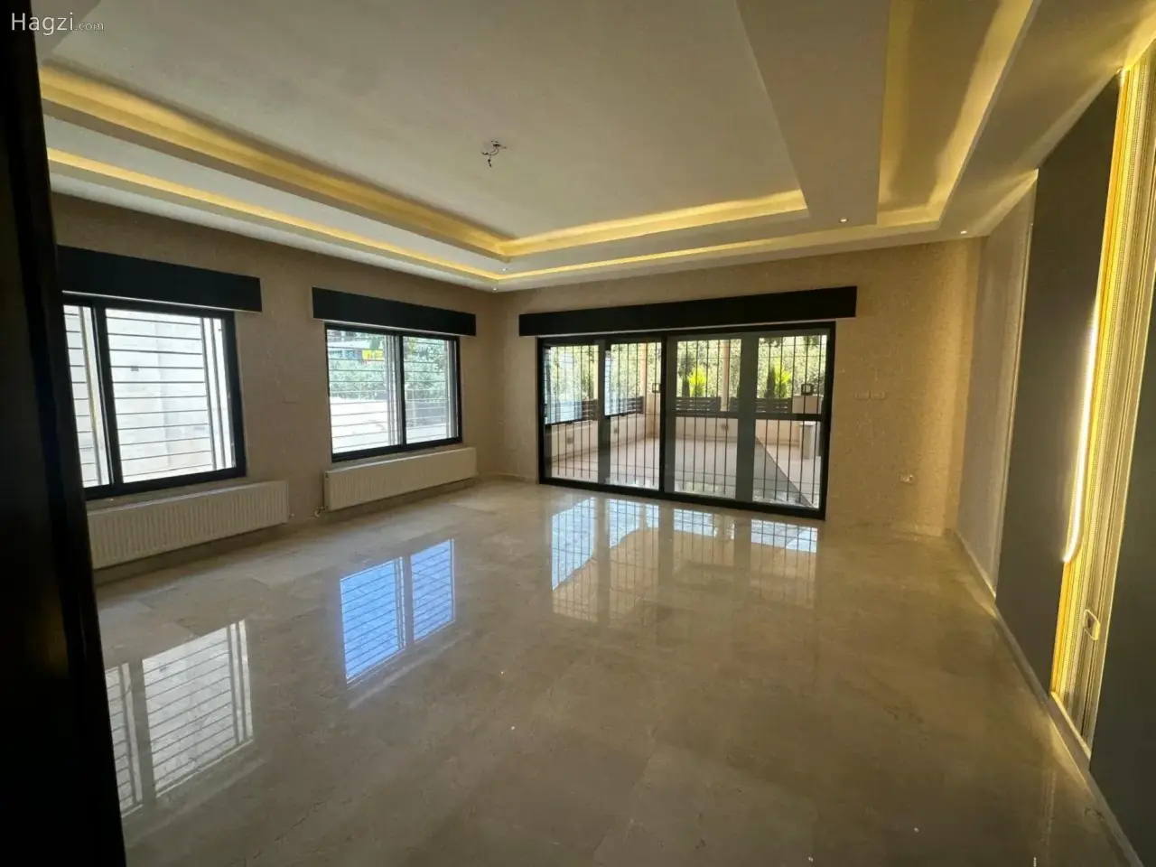 Unfurnished apartment for rent in Dahyet Al Nakheel #10006