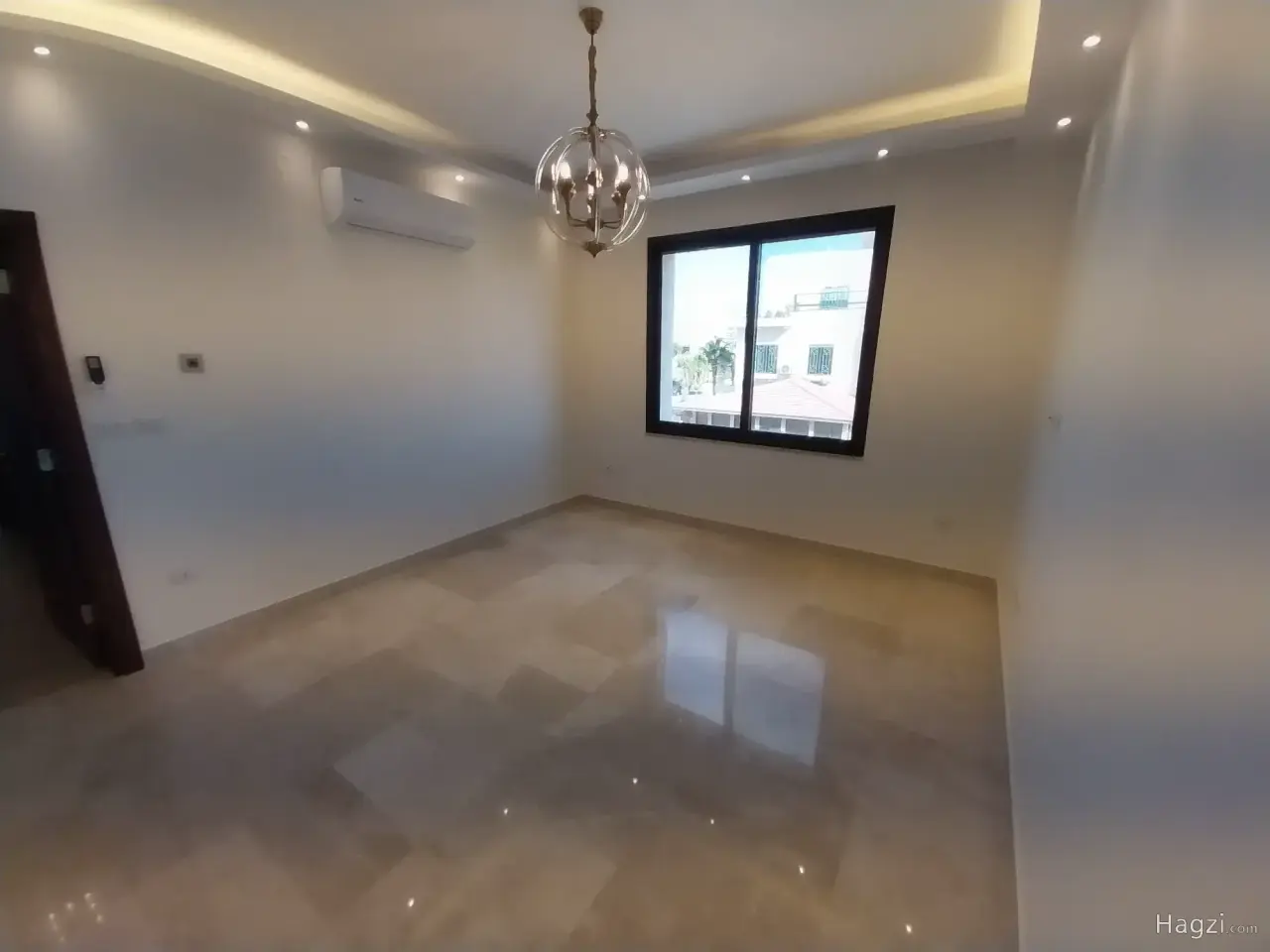 الصورة 2 من 12