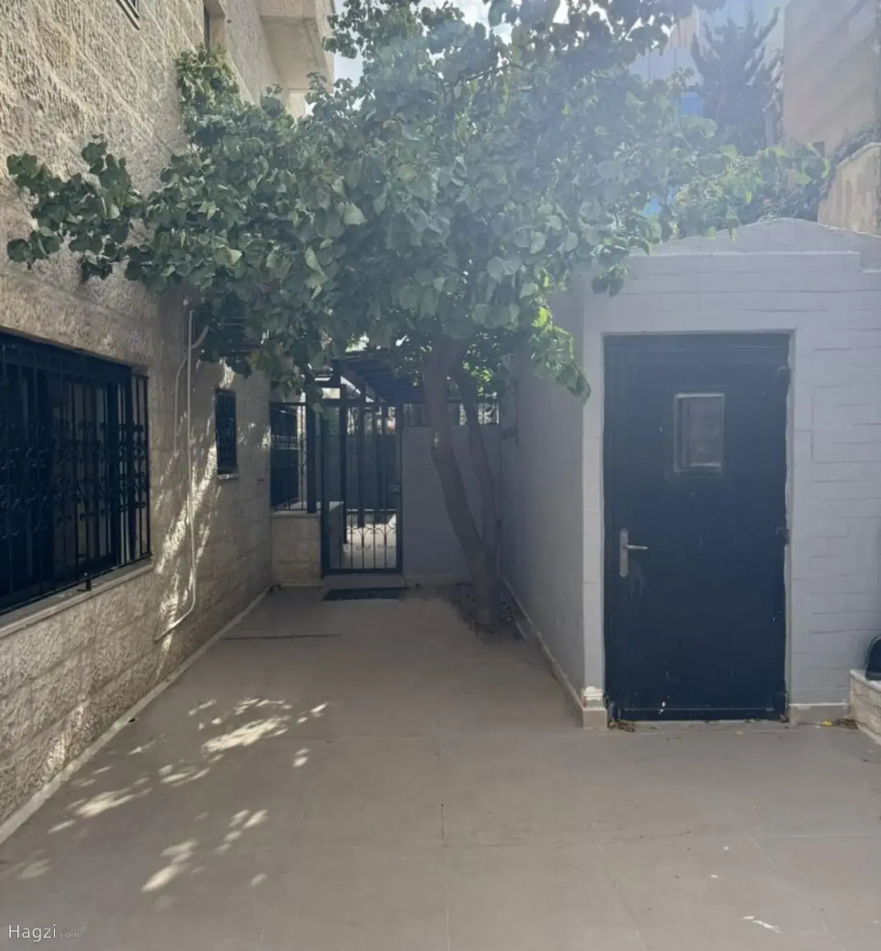Photograph 3 of 12