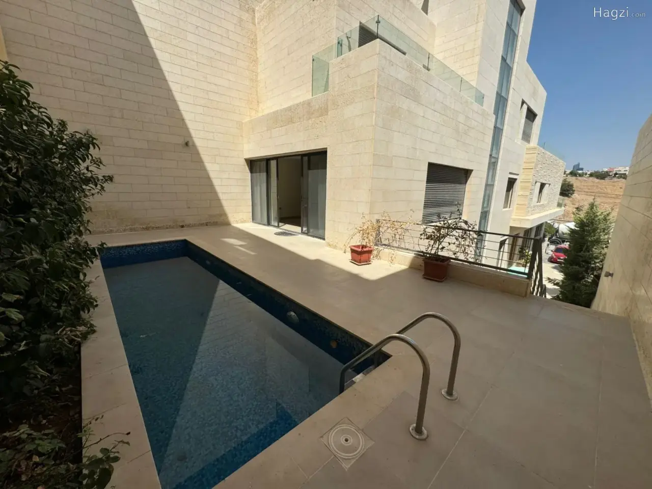 الصورة 9 من 12