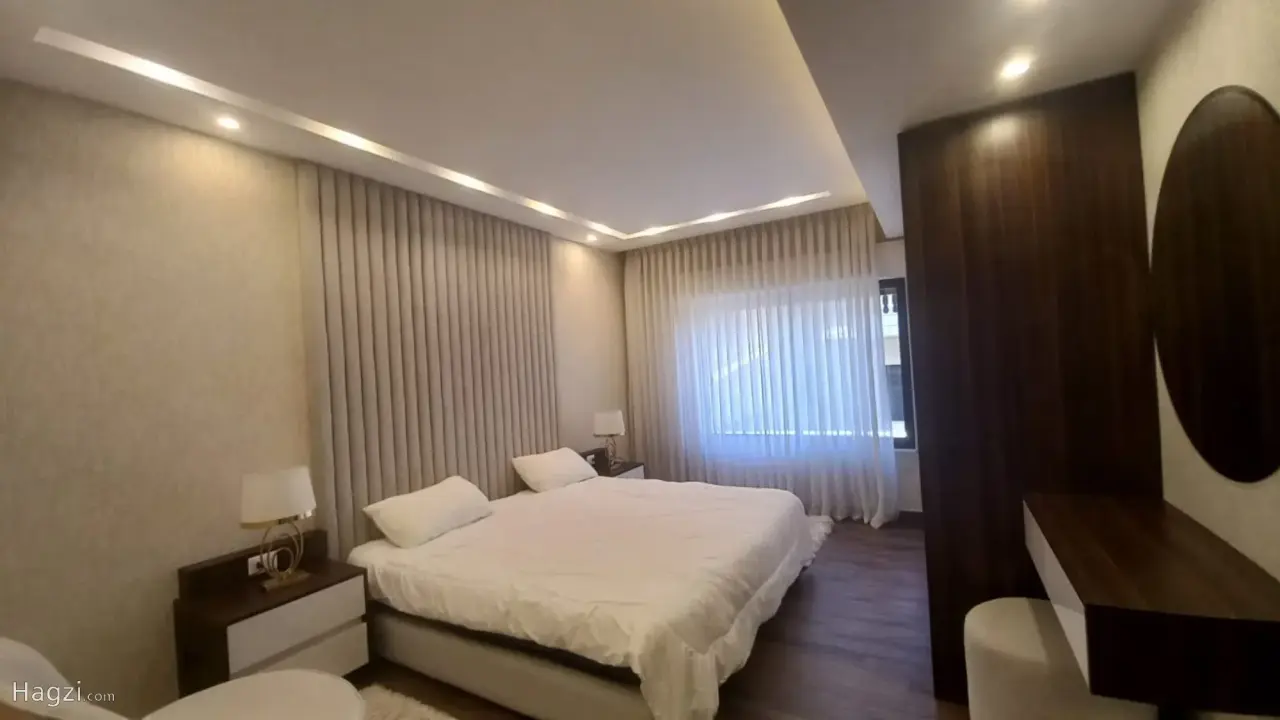 Photograph 2 of 12