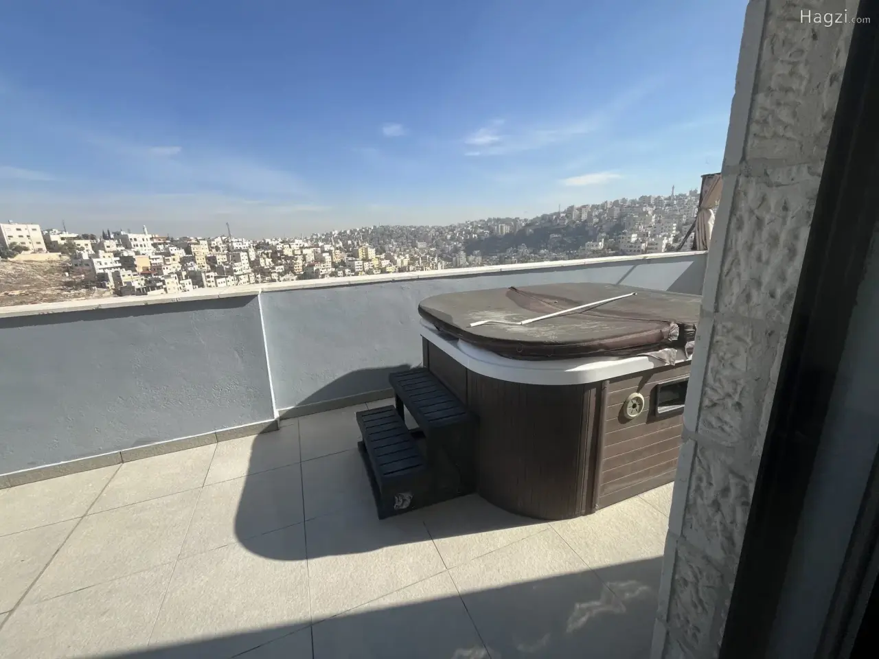 Three bedroom Rooftop for rent in Abdoun #5004