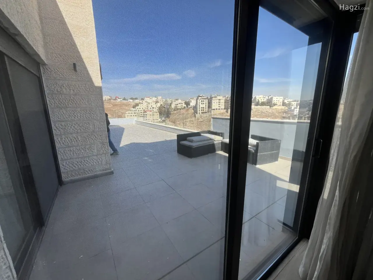 Photograph 2 of 11