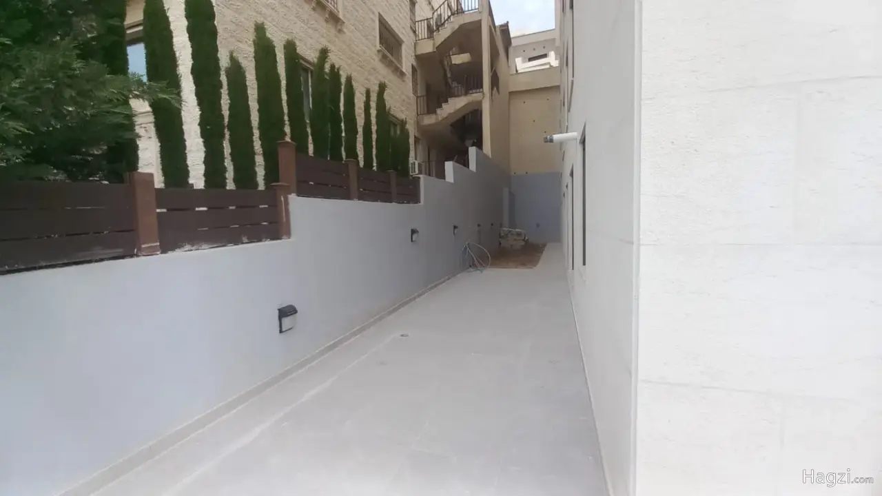 الصورة 9 من 12