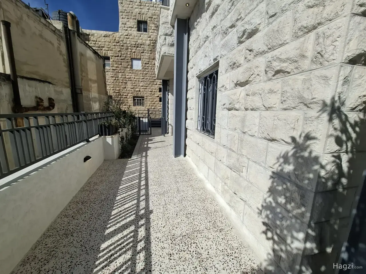 Photograph 6 of 8