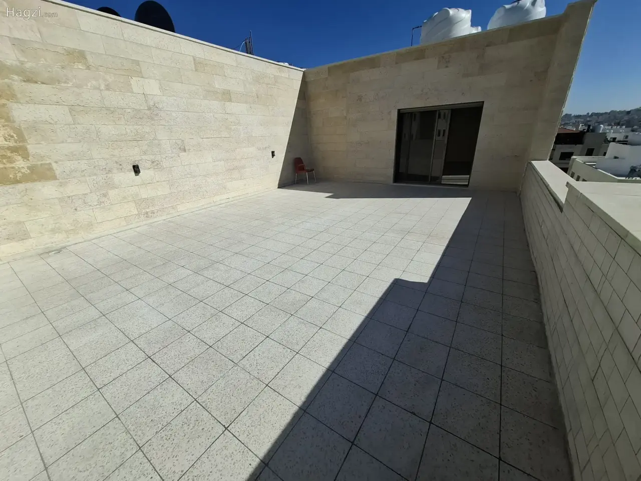 Photograph 3 of 12