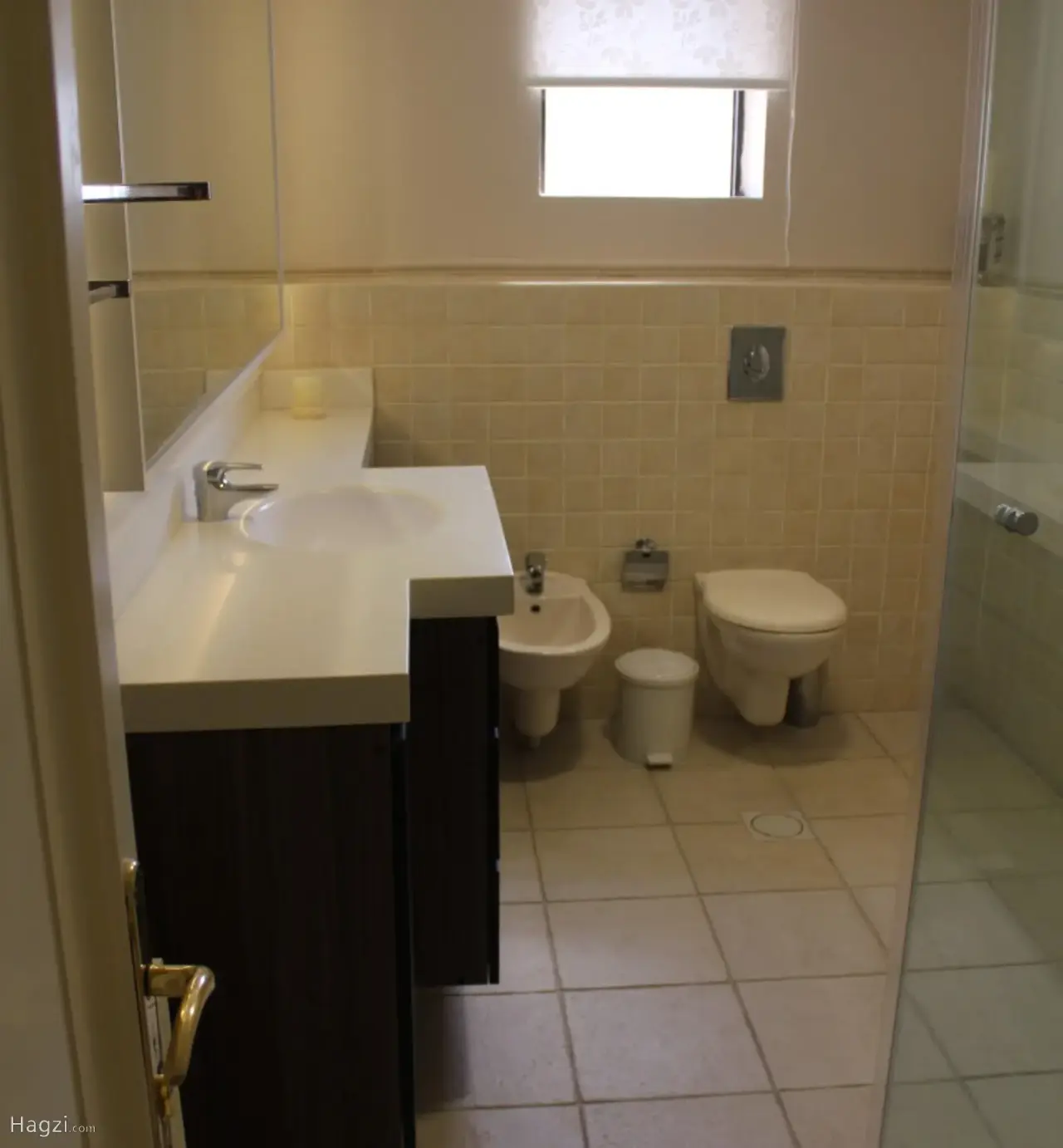 Photograph 2 of 12