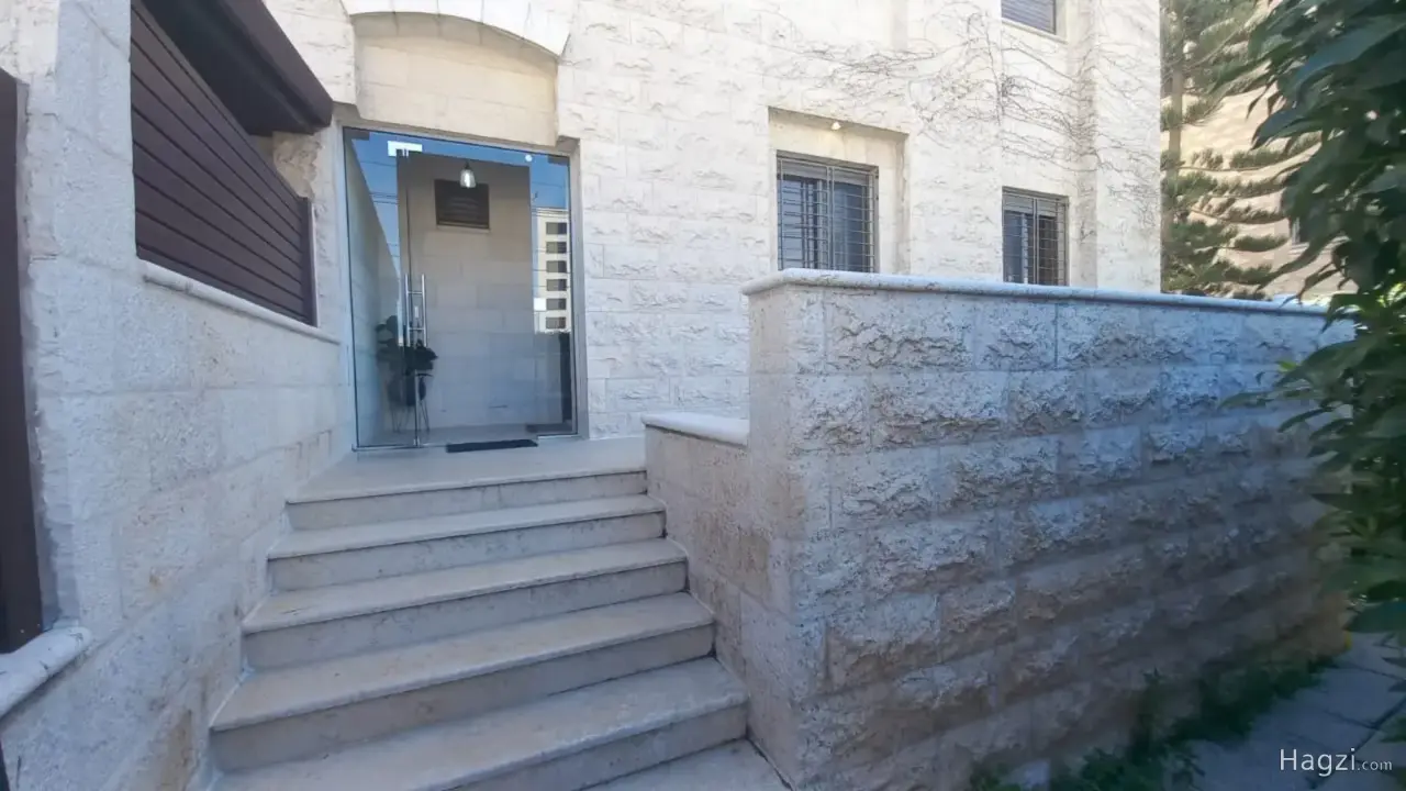 Photograph 2 of 12