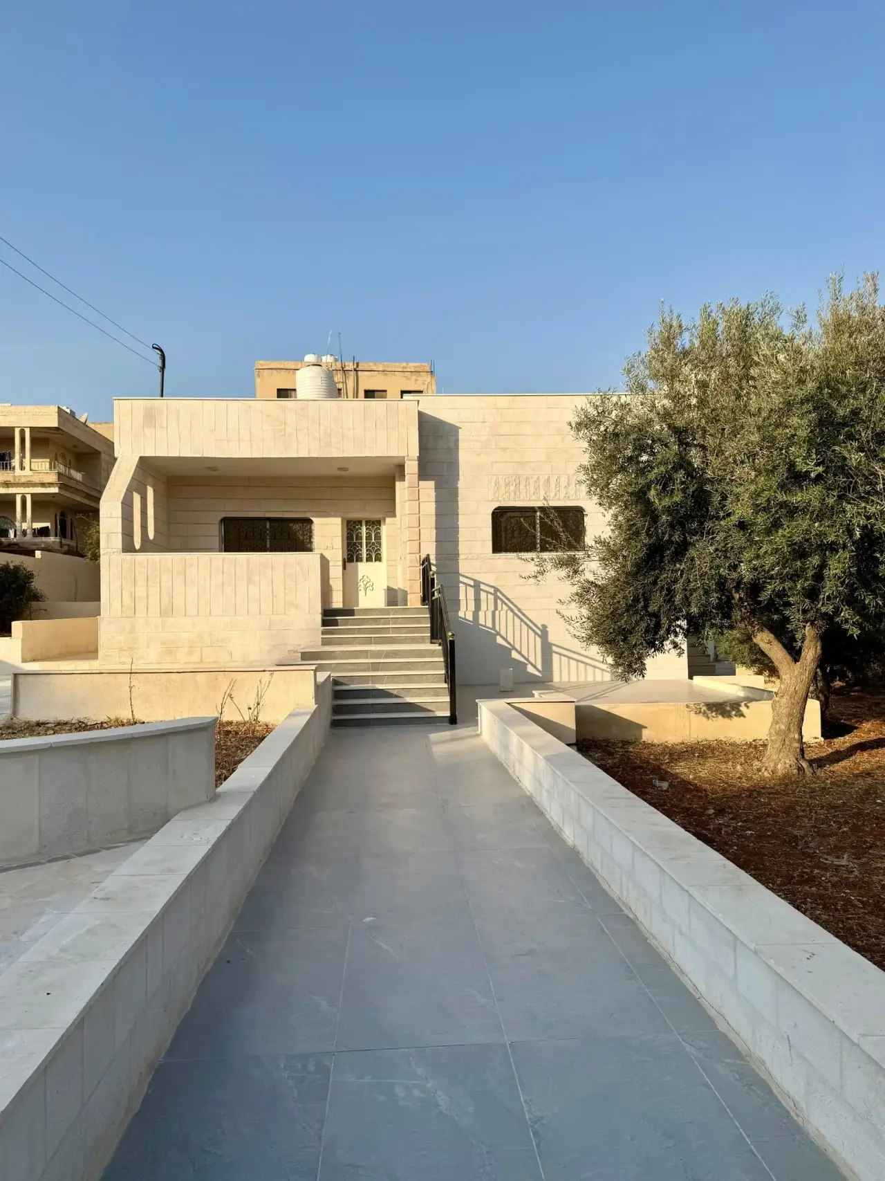 Three Bedroom Villa with Commercial Potential behind Universal Schools