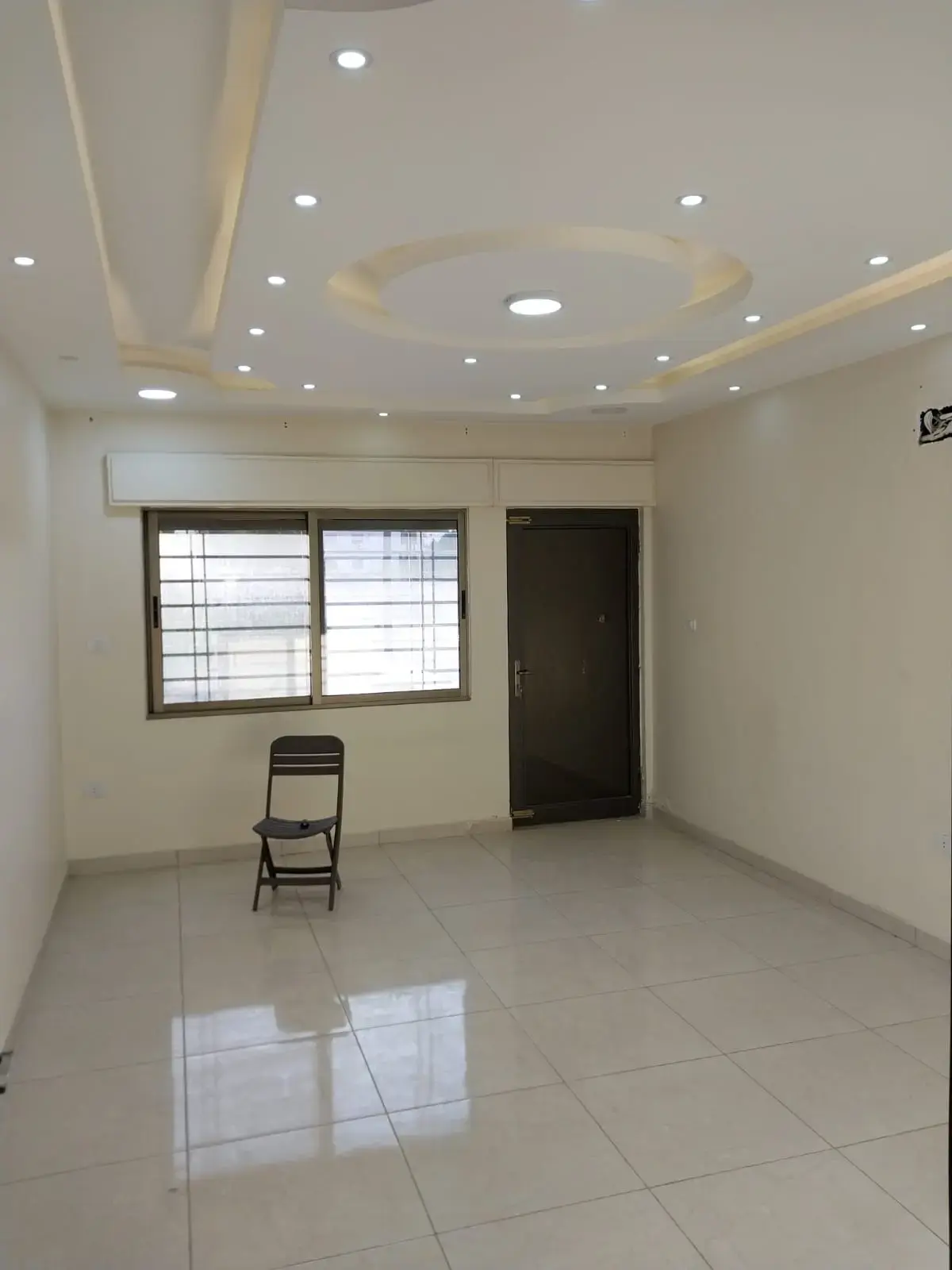 Ground-floor apartment 142 m² with 60 m² private terrace and storeroom, Tabarbour