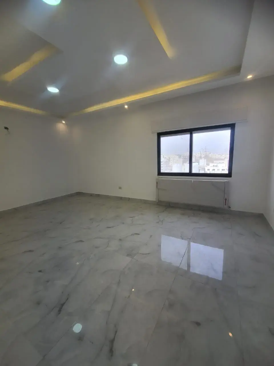 New third-floor apartment with roof and terrace, 4 master bedrooms, Al Bnayyat, 353 m²