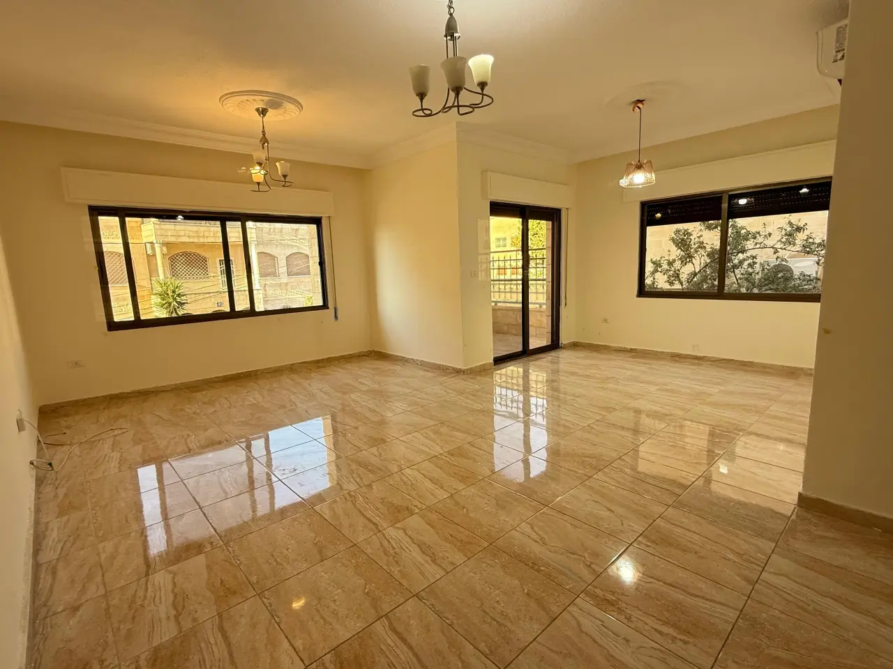 Owner selling a 3-bedroom, 115 m² first-floor apartment in Abu Nsair