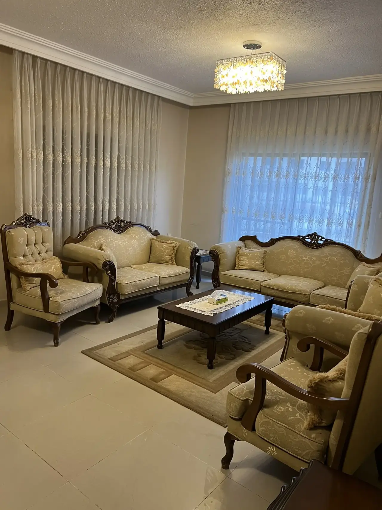 Furnished 3-bedroom apartment for rent in Dahyet Al Rasheed behind the University of Jordan, 167 m²