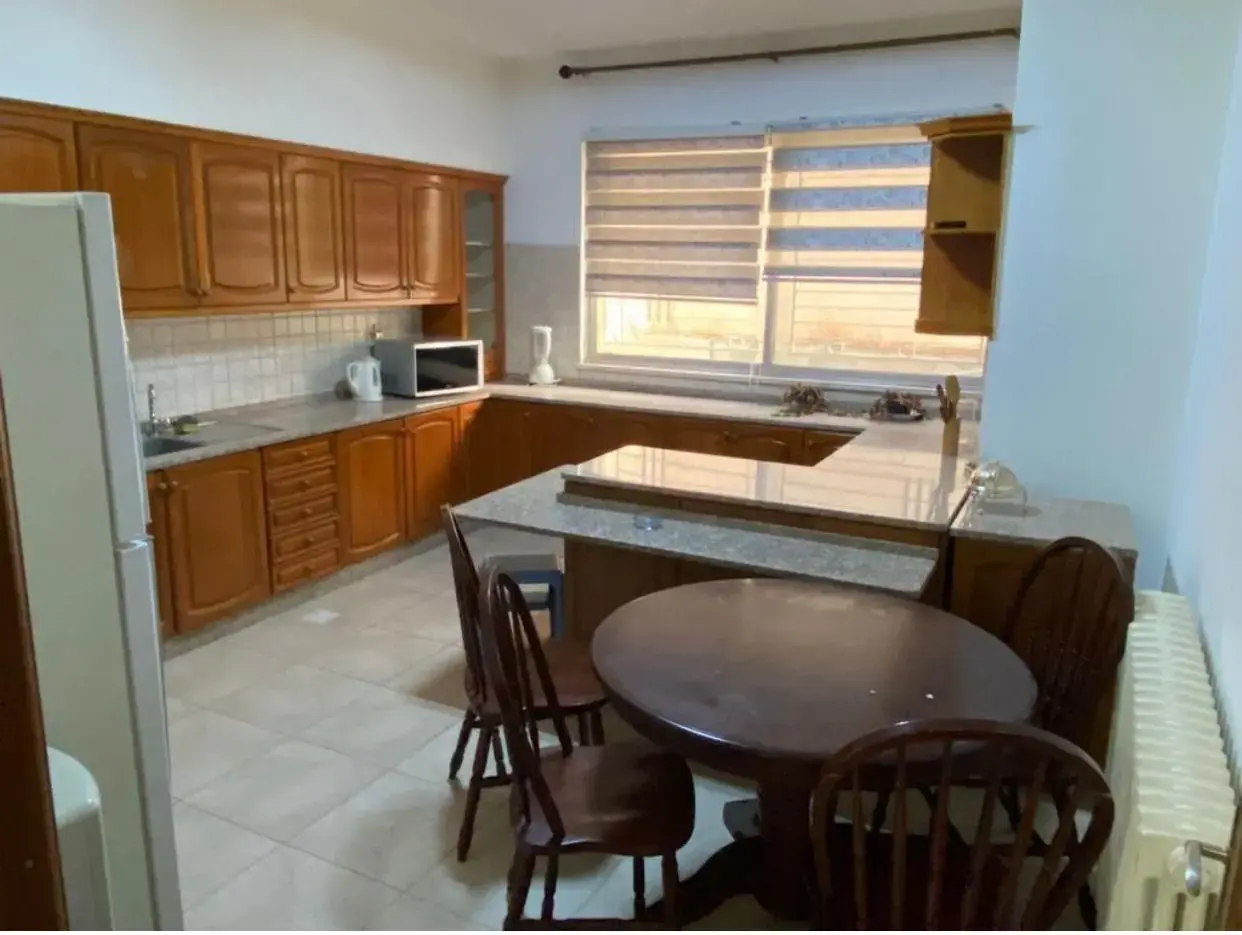 Apartment for rent in Gardens Street – photo 7