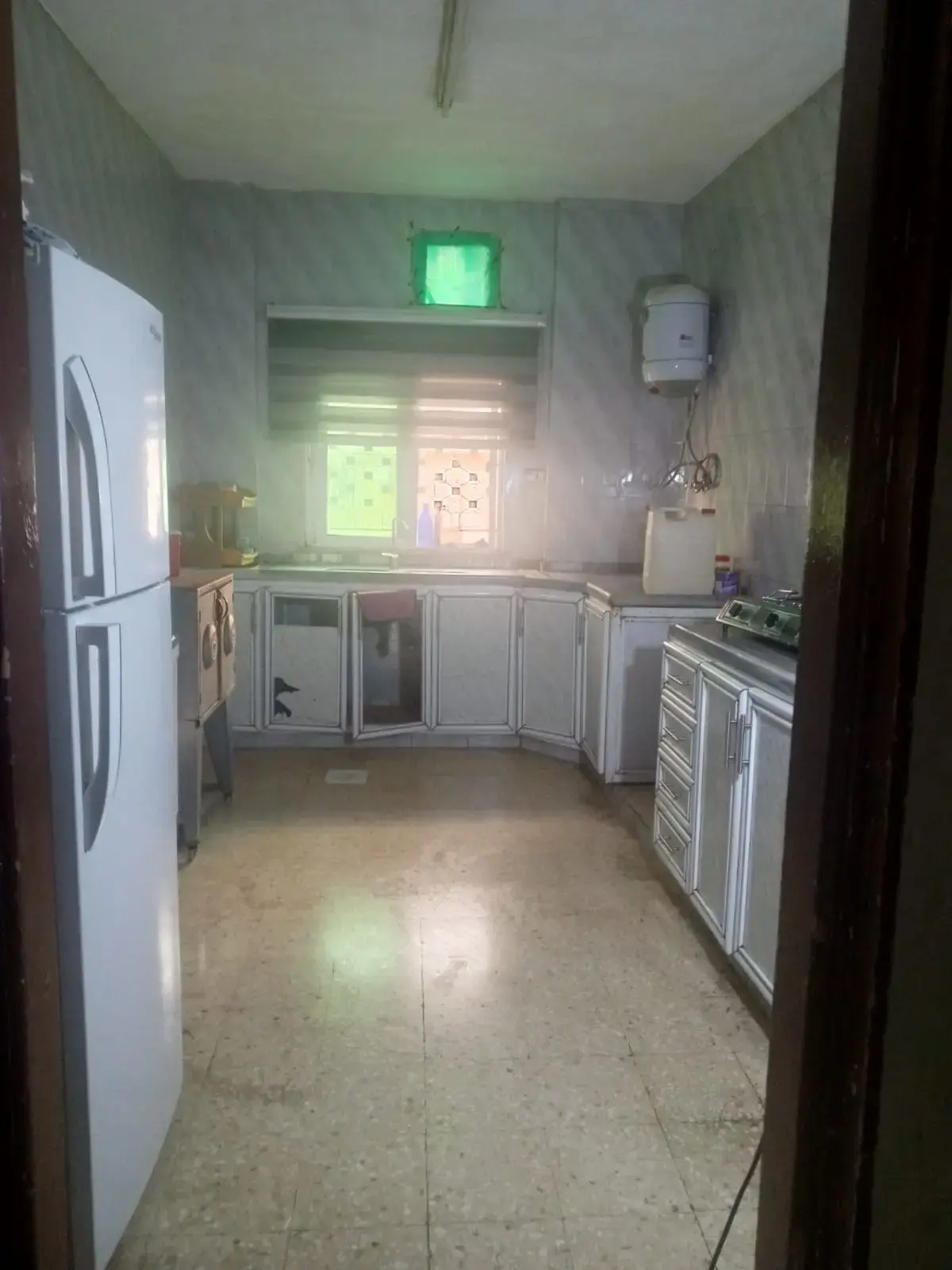 شقة للبيع في Al ghweariyyeh – صورة 7