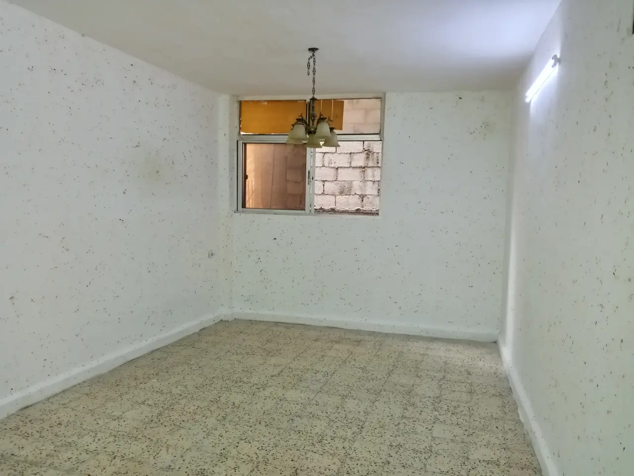 3-bedroom apartment for rent at the end of Algeria Street, Al Ghweariyyeh