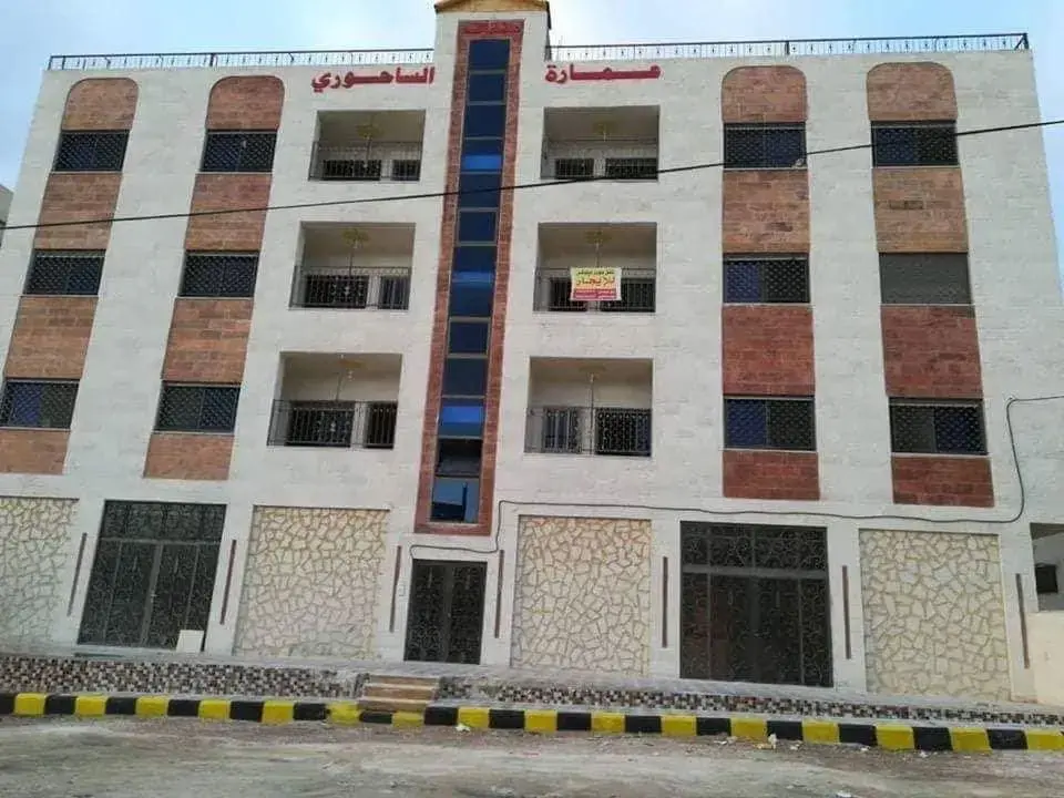 Third-floor 3-bedroom apartment for rent in Hay Ma'soom, Zarqa, 140 m²