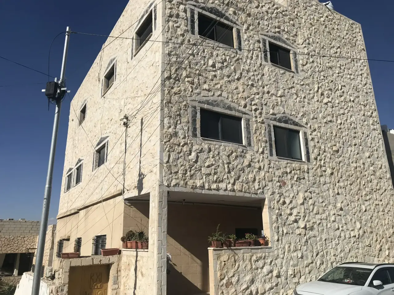 New first-floor 3-bedroom apartment for rent in Hay Al Rasheed, finishing cost offset against rent