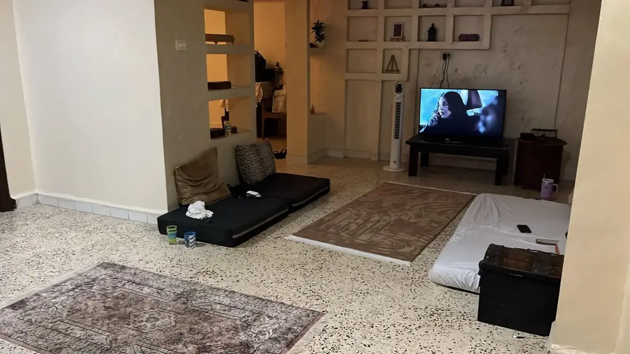150 m² roof flat with a 48 m² terrace and open view near Al Thaqafa Circle