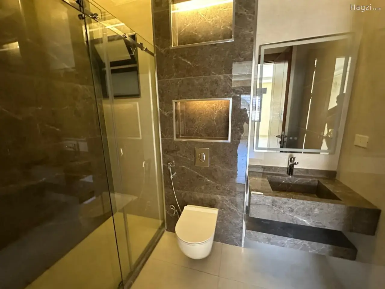 الصورة 12 من 12