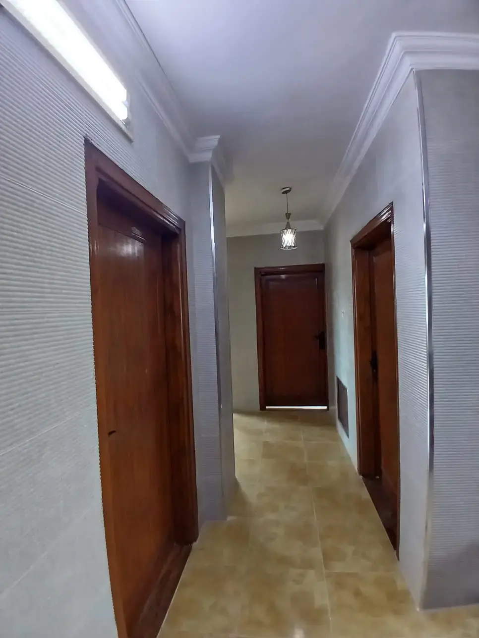 Apartment for rent in University Street – photo 8