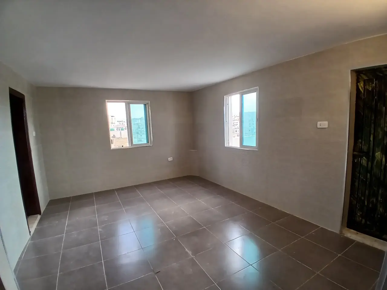 90 m² roof studio on University Street with its own courtyard and private lift