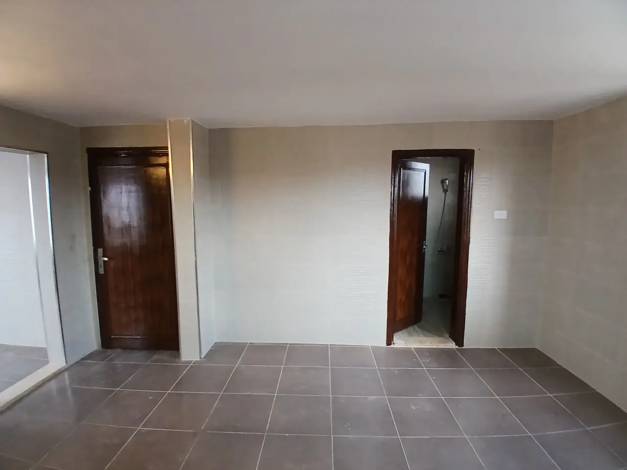Apartment for rent in University Street – photo 5