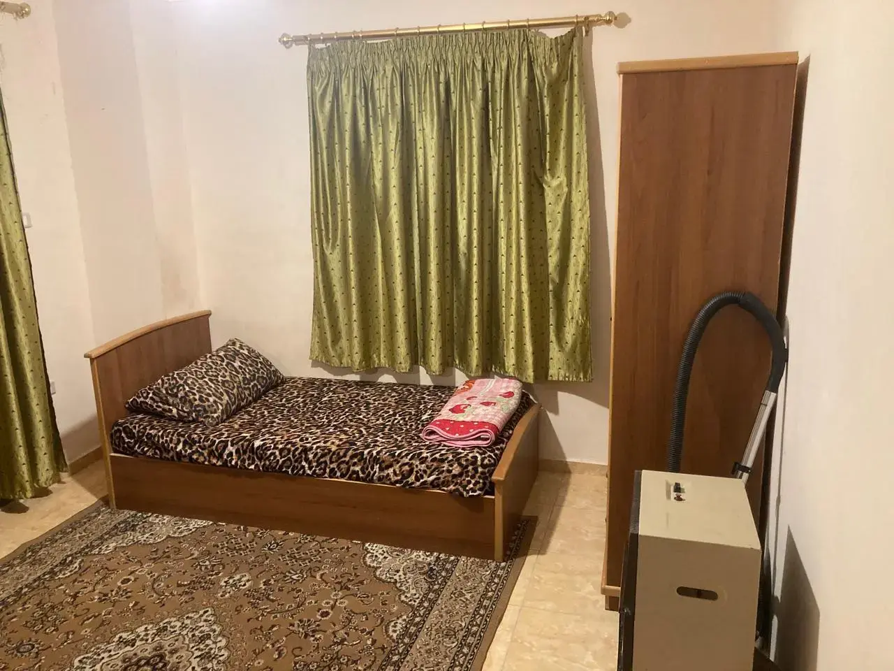 Apartment for rent in University Street – photo 2