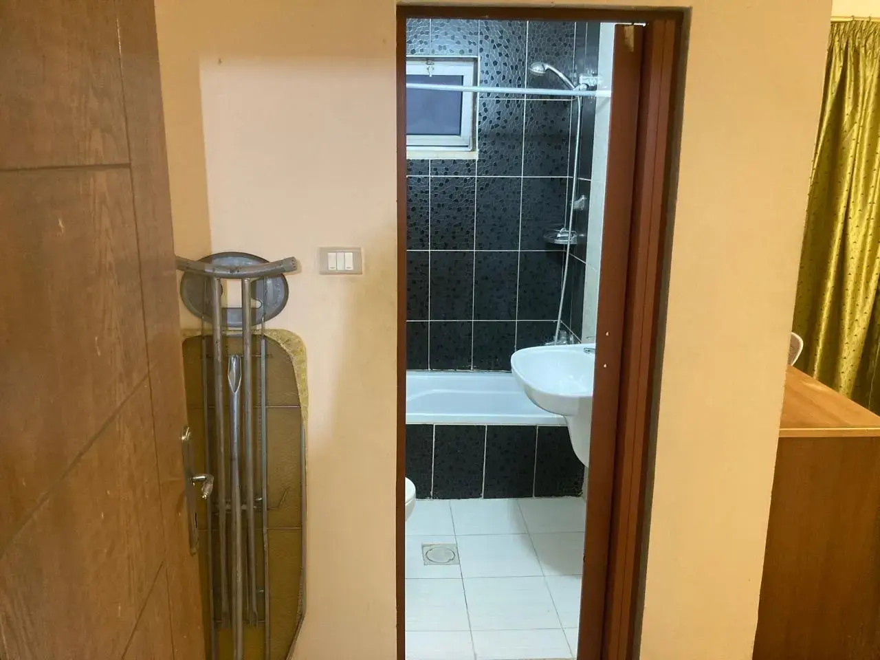 Apartment for rent in University Street – photo 11