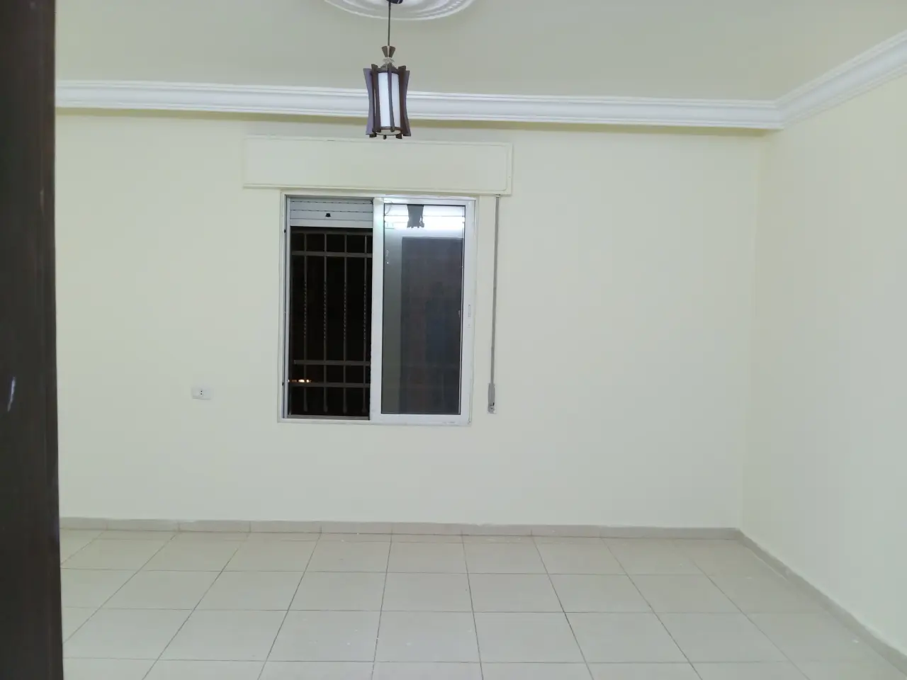 Behind Carrefour in Mojamma' Amman Al Jadeed, 70 m² unfurnished 2-bed flat with lift