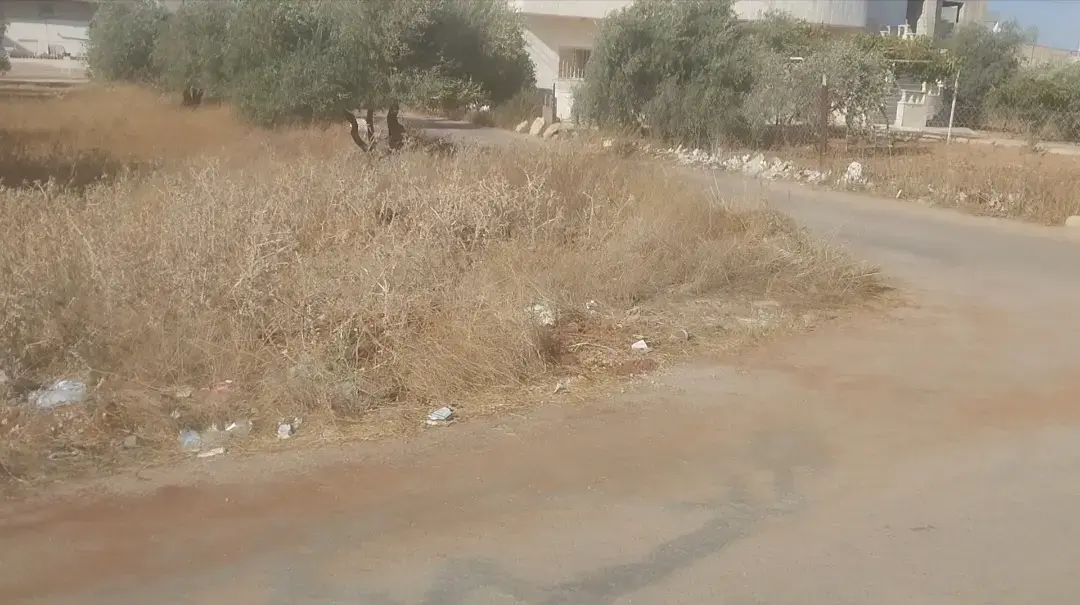 890 m² residential plot in Bushra on two streets, for villas or housing